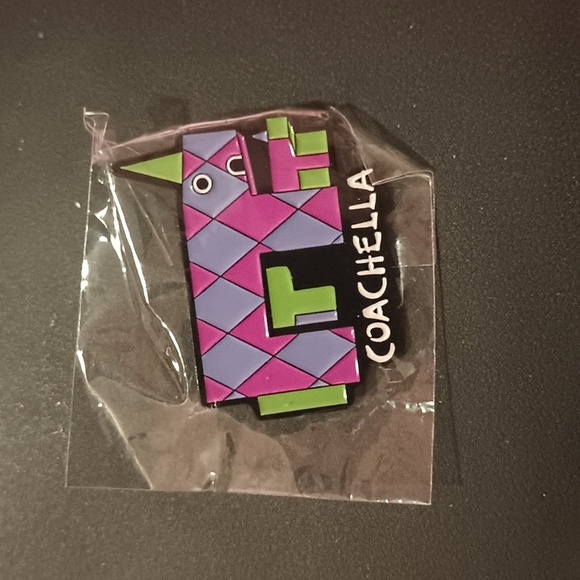 Coachella 5 Pin Collector's Set - Picture 5 of 6